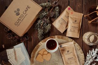 Vánoční šílenství vrcholí právě tento víkend 📦🎄 Pokud ještě nemáte všechny dárky, degustační dárková balení máme 😉...